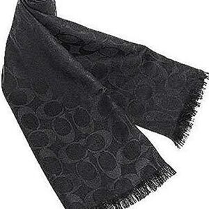 COACH SILK CC LOGO SCARF NWOT LIGHT WEIGHT Large Just gorgeous. Bottom Fringe